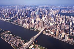 軽量で落ちにくく割れにくい防煙垂れ壁